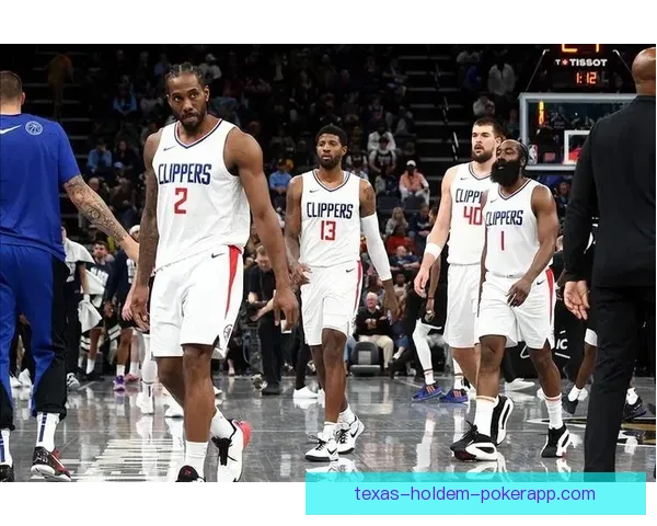 独行侠与快船季后赛对决：激烈碰撞再掀西部战火，谁能笑到最后